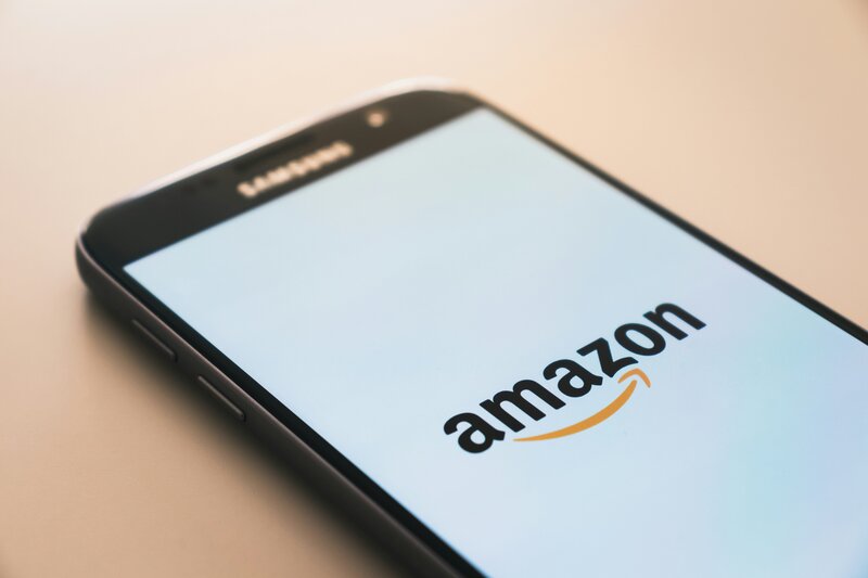amazon logo in mobile phone